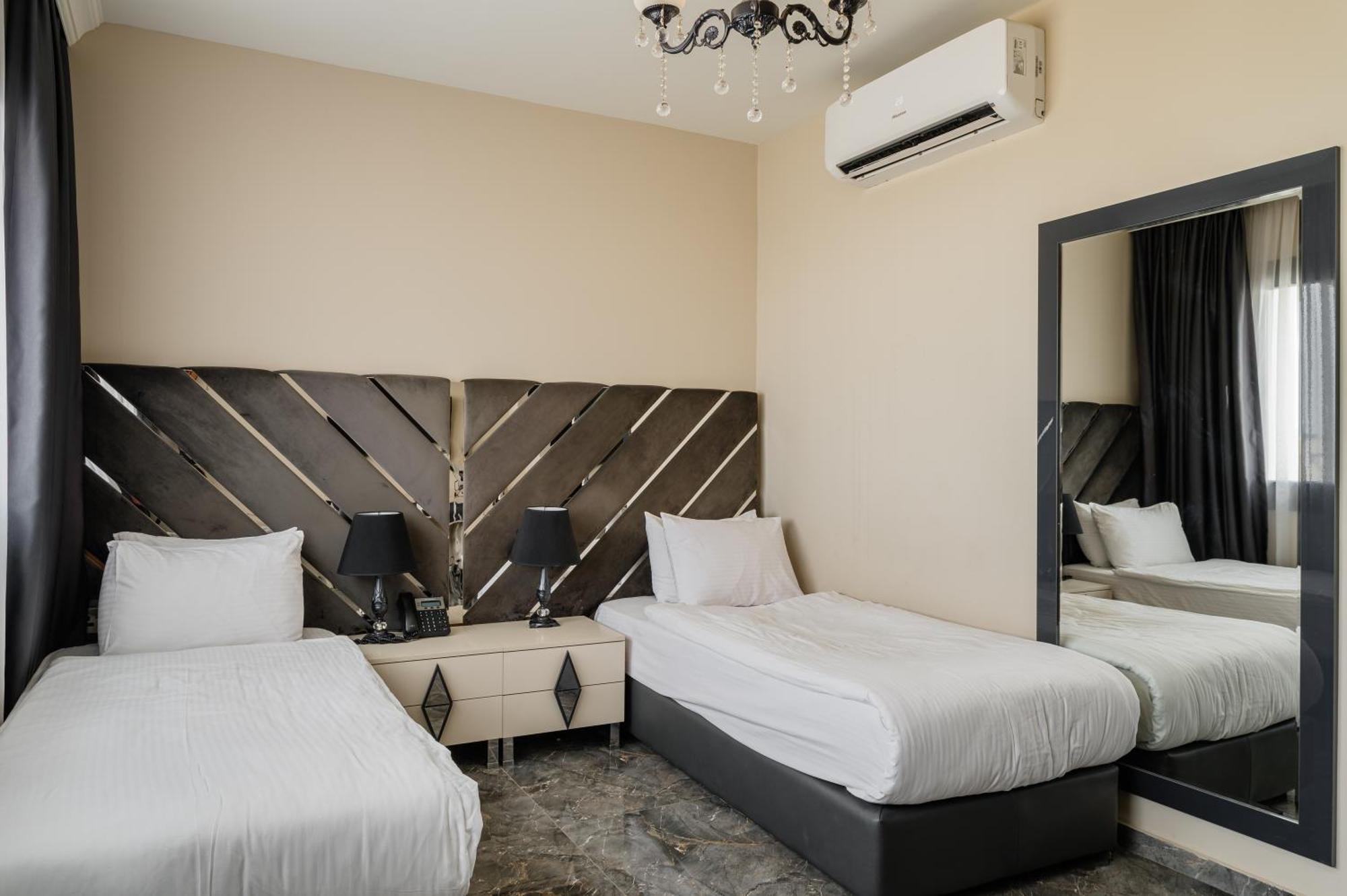 Royal Palace Hotel Nicosia Ngoại thất bức ảnh