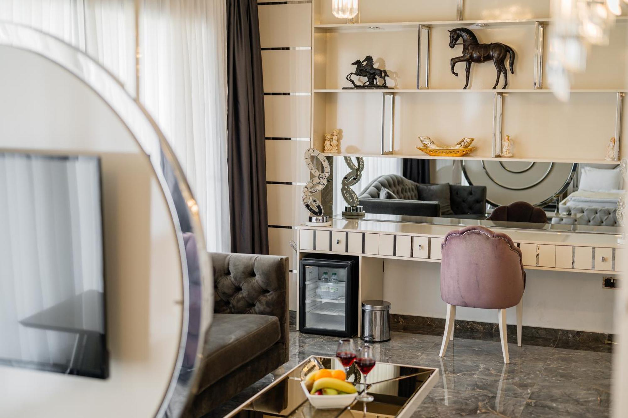 Royal Palace Hotel Nicosia Ngoại thất bức ảnh