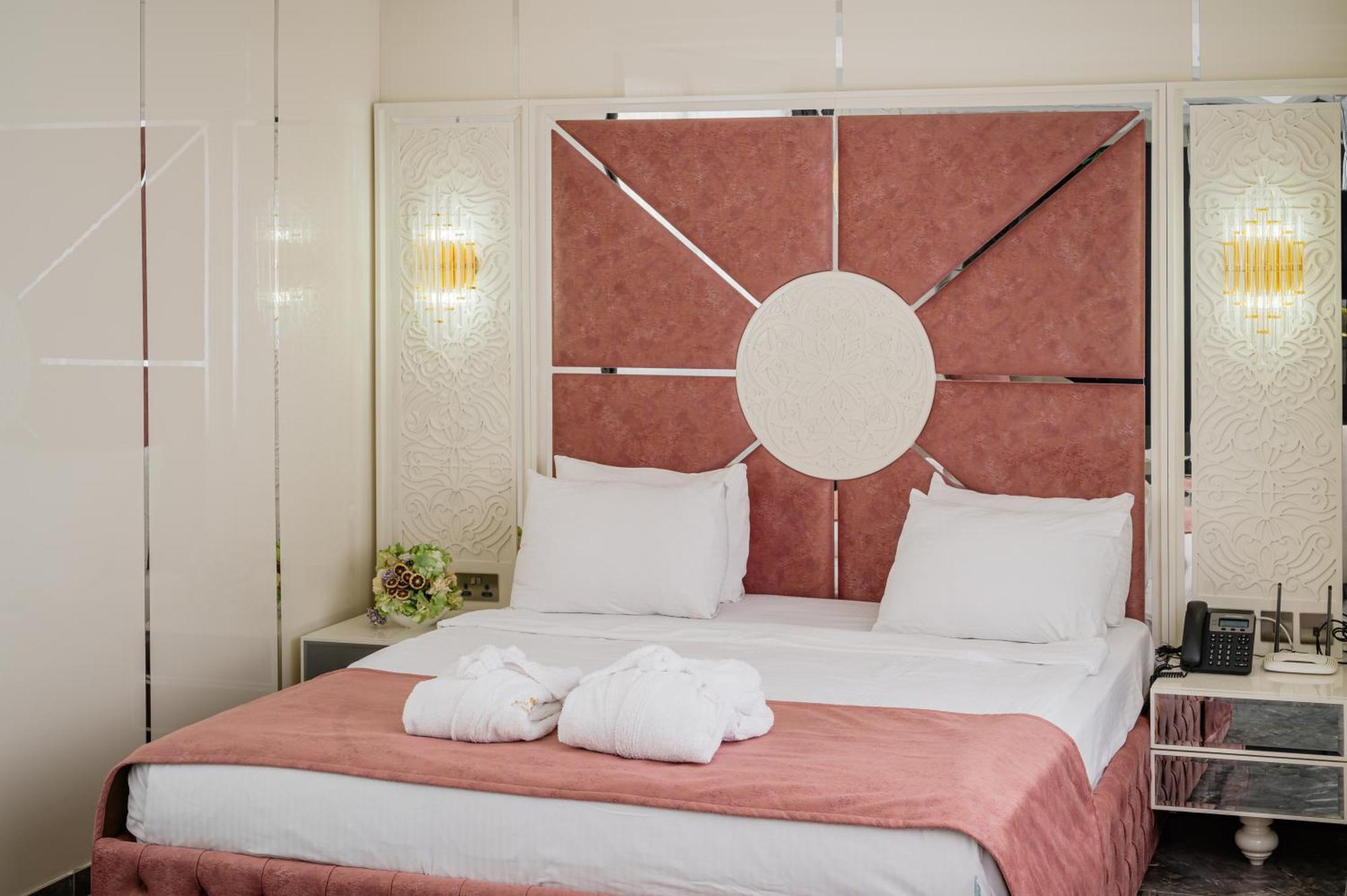 Royal Palace Hotel Nicosia Ngoại thất bức ảnh