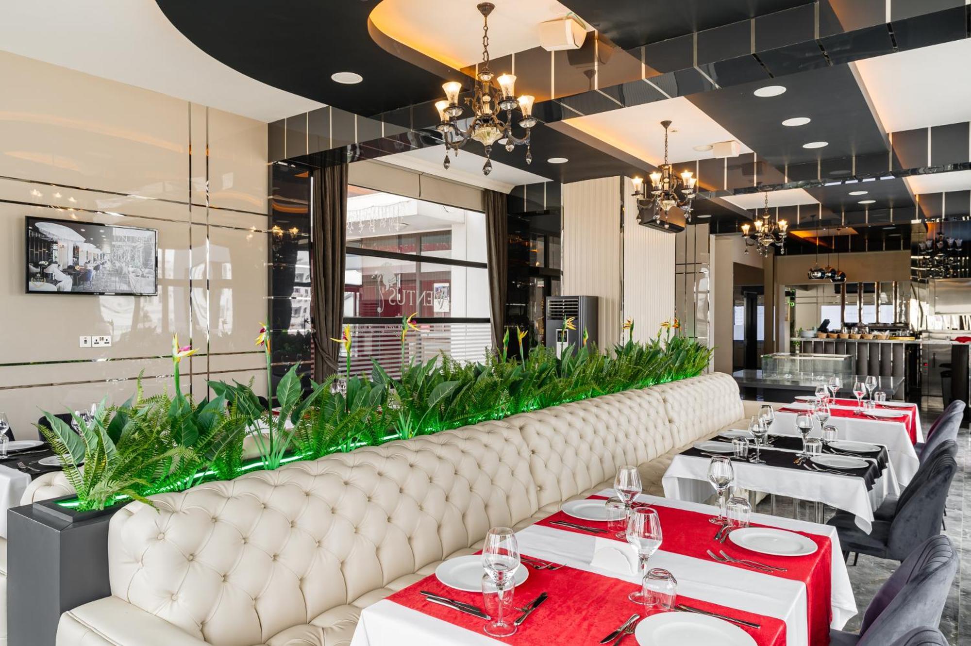Royal Palace Hotel Nicosia Ngoại thất bức ảnh