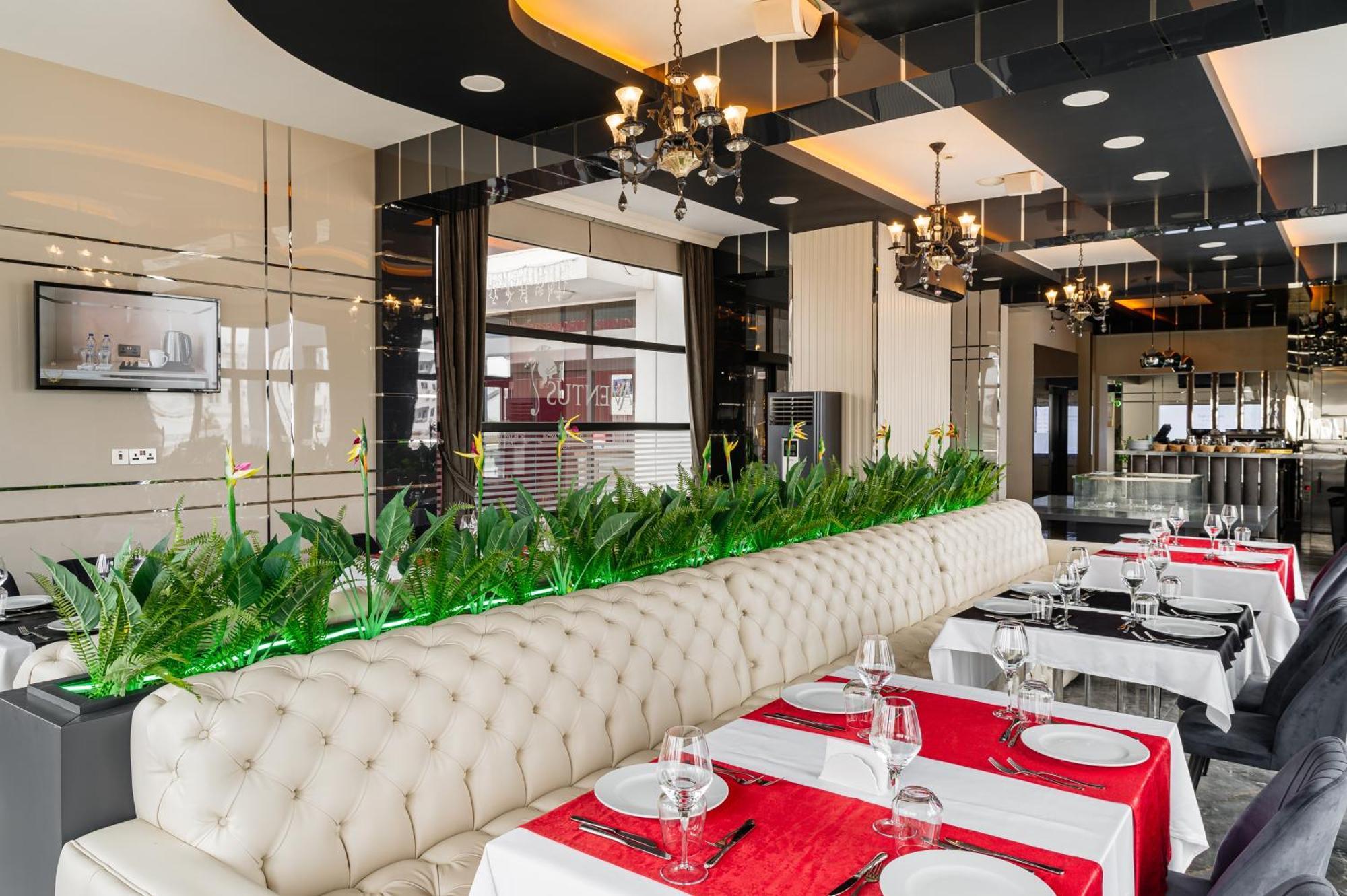 Royal Palace Hotel Nicosia Ngoại thất bức ảnh