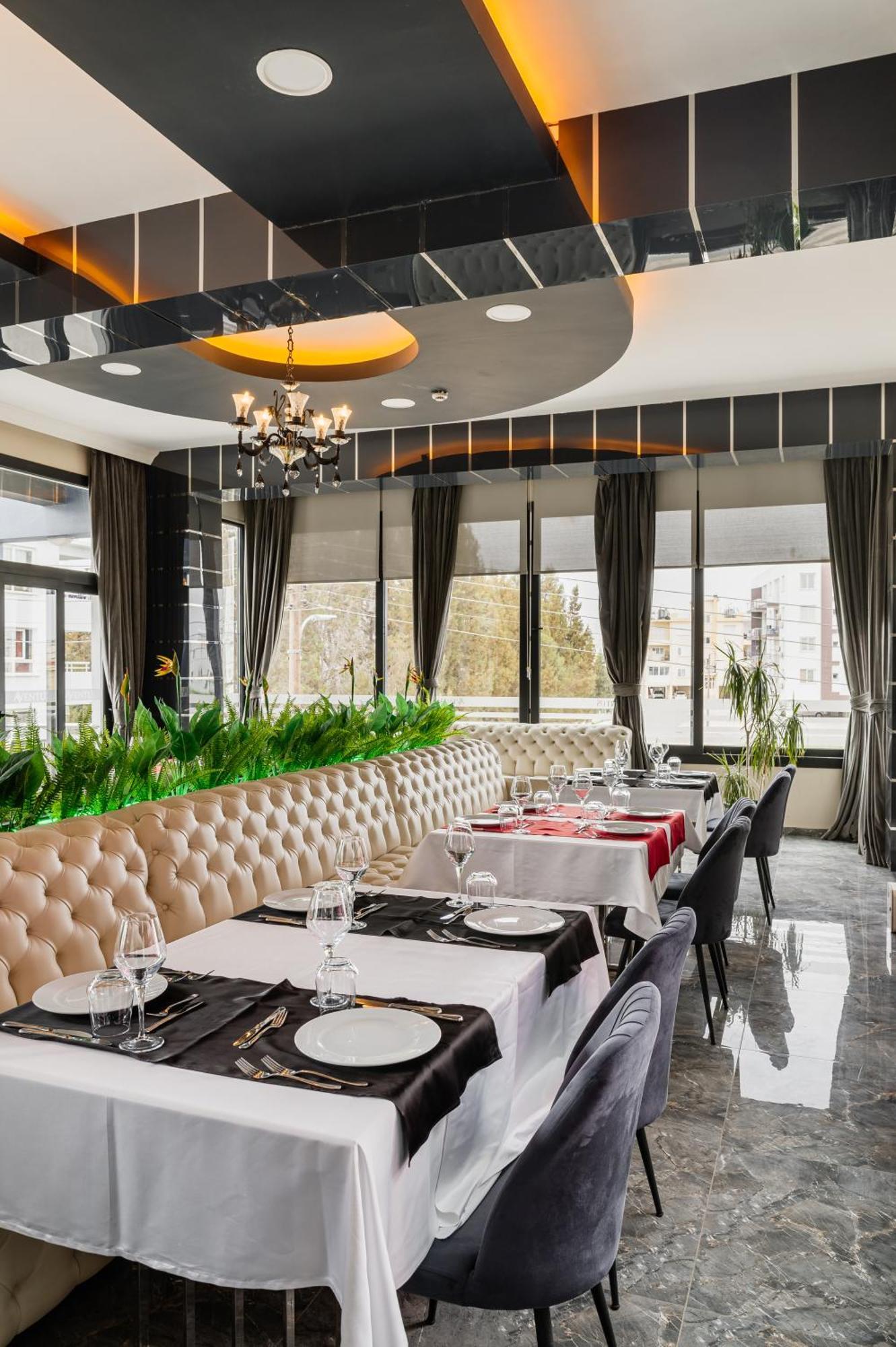Royal Palace Hotel Nicosia Ngoại thất bức ảnh